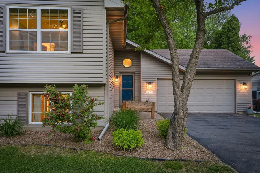 8117 Dakota Lane, Chanhassen, MN 55317 - #2