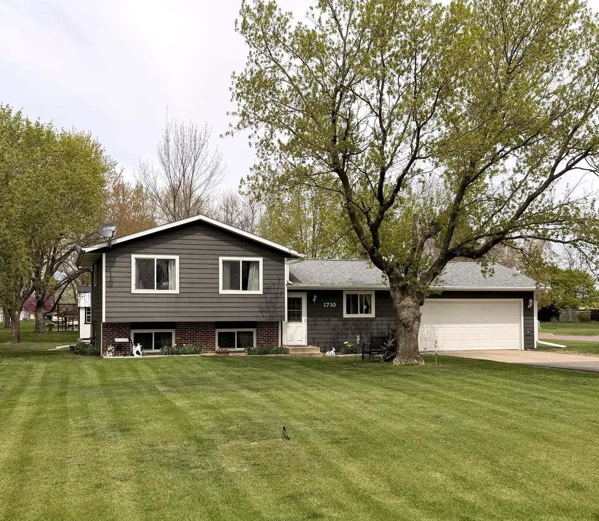 1710 River Road, Windom, MN 56101 - #1