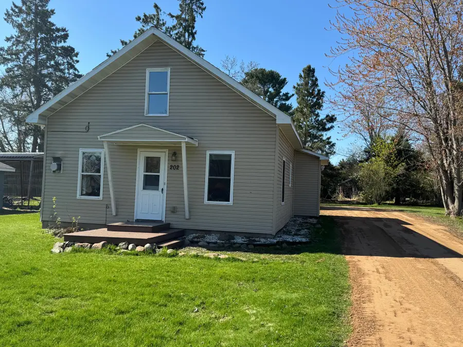 202 1st Street Nw, Hinckley, MN 55037 - #2