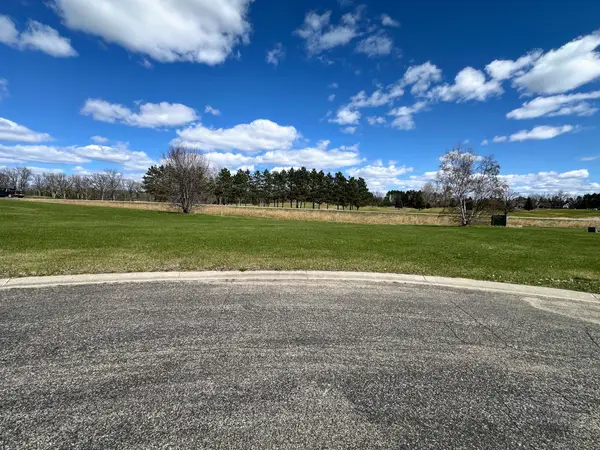 995 Links Way N, Perham, MN 56573
