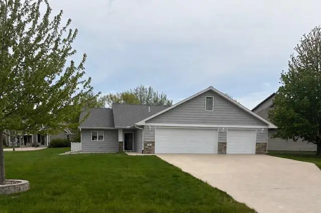 1367 Heritage Avenue Nw, Hutchinson, MN 55350 - #1