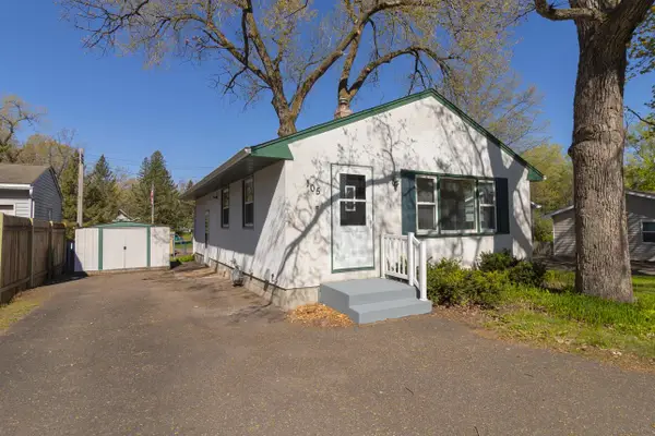 105 Warner Avenue S, Willernie, MN 55090