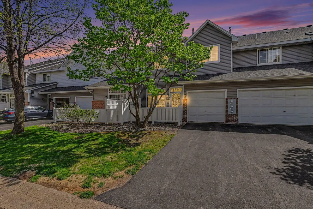17900 Cobblestone Way, Eden Prairie, MN 55347 - #1