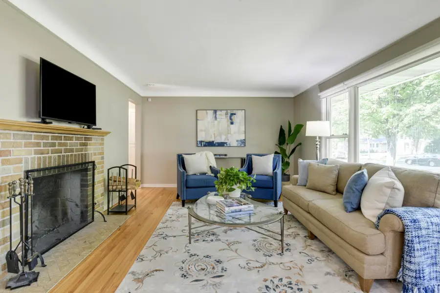 3435 Zenith Avenue N, Robbinsdale, MN 55422 - #3
