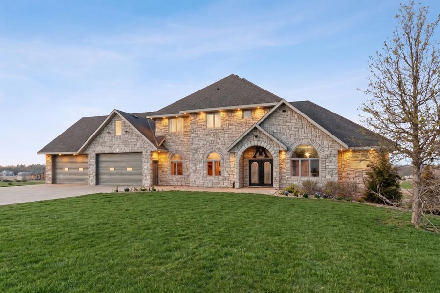 20951 Prairie Hills Lane, Prior Lake, MN 55372 - #2