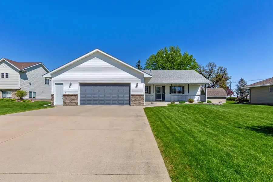 425 Hazeltine Place Ne, Owatonna, MN 55060 - #2