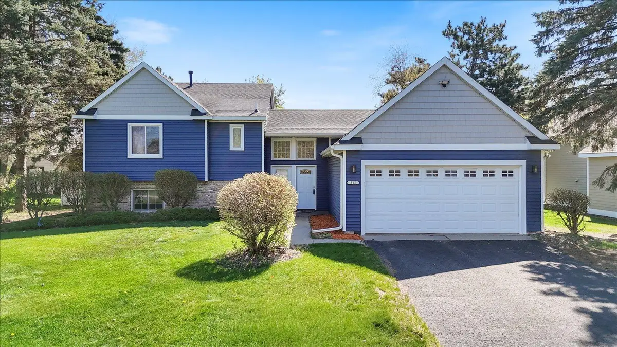 512 Hyde Avenue N, Mahtomedi, MN 55115 - #1