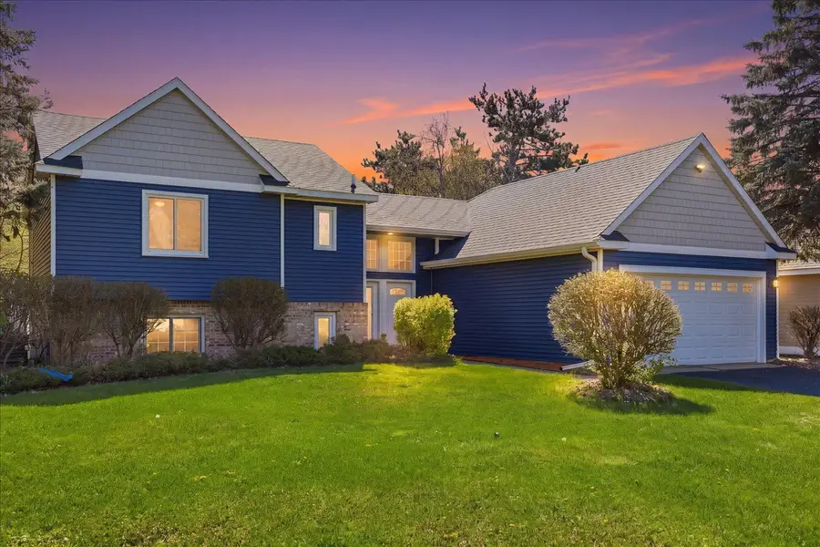 512 Hyde Avenue N, Mahtomedi, MN 55115 - #2
