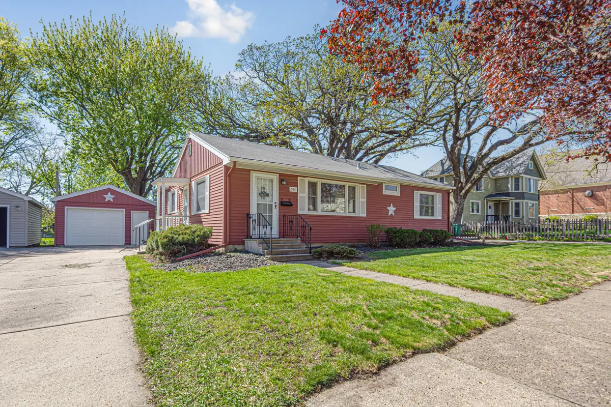 914 S Elm Avenue, Owatonna, MN 55060 - #1