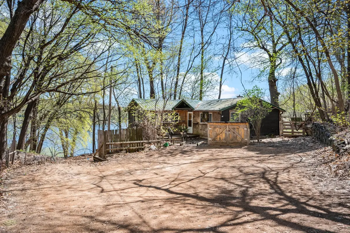 6701 Mohawk Drive, Chanhassen, MN 55317 - #1