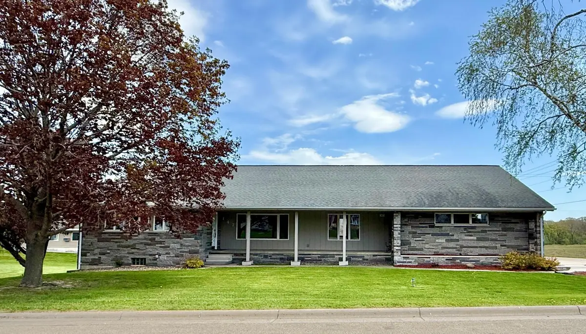 147 4th Avenue Se, Spring Grove, MN 55974 - #1