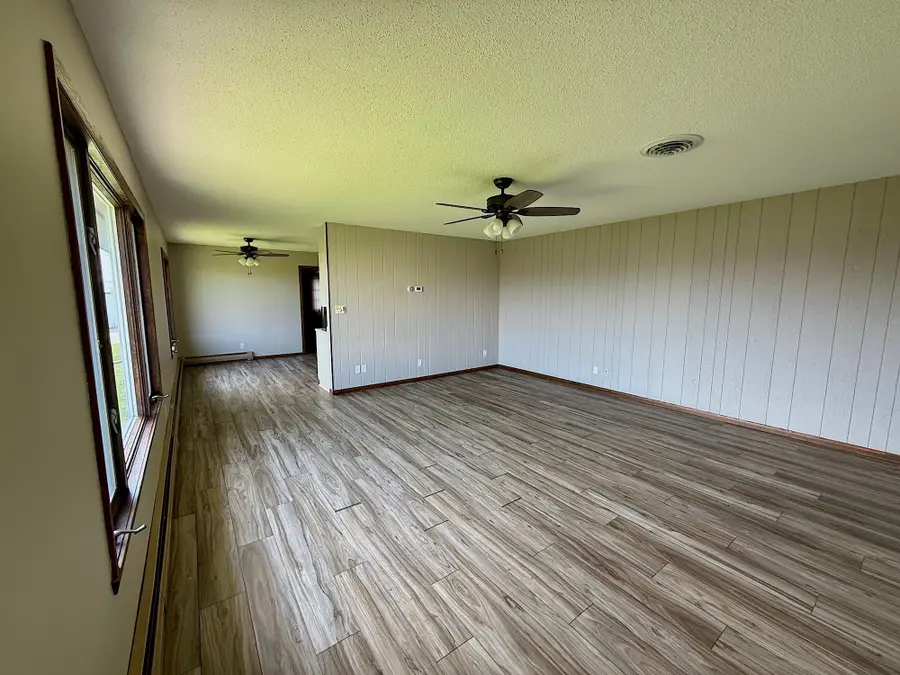 147 4th Avenue Se, Spring Grove, MN 55974 - #3