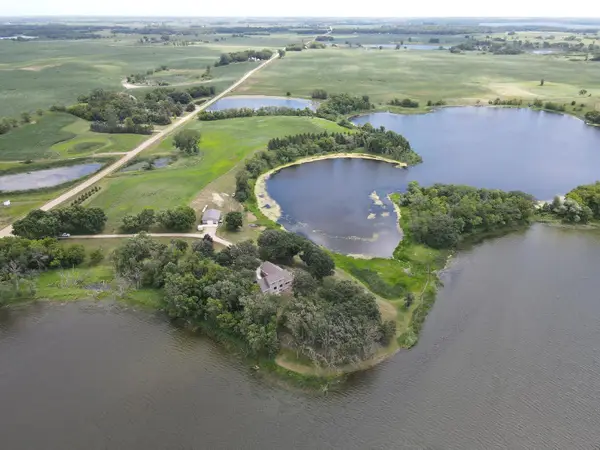 9077 82nd Avenue Ne, Spicer, MN 56288