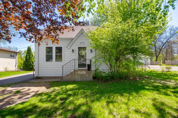 830 Mcknight Road N, Maplewood, MN 55119
