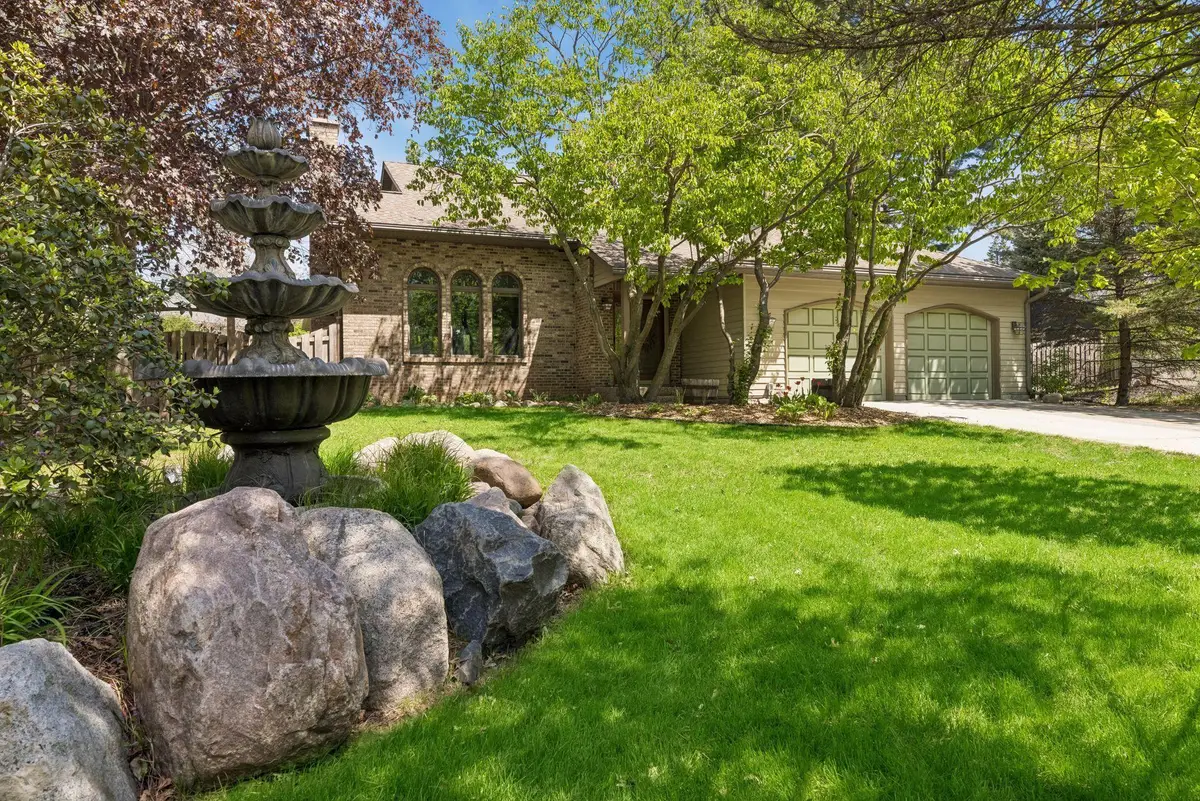 717 Marie Avenue W, Mendota Heights, MN 55118 - #1