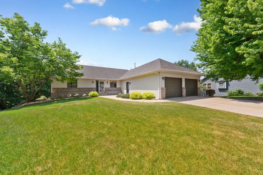 9327 Hillside Trail S, Cottage Grove, MN 55016 - #3