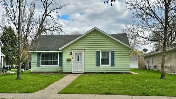 102 E 9th Street, Morris, MN 56267