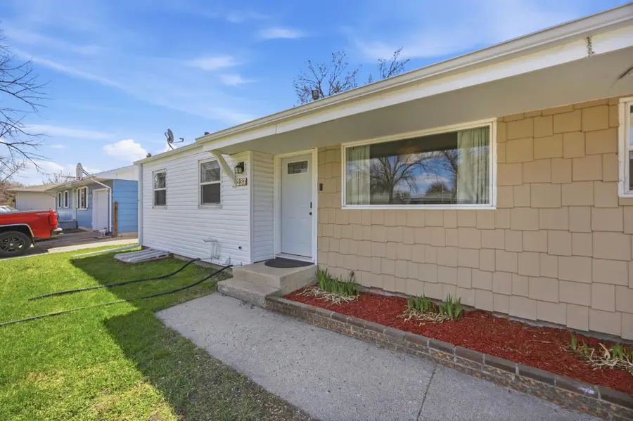 237 10 1/2 Avenue W, West Fargo, ND 58078 - #3