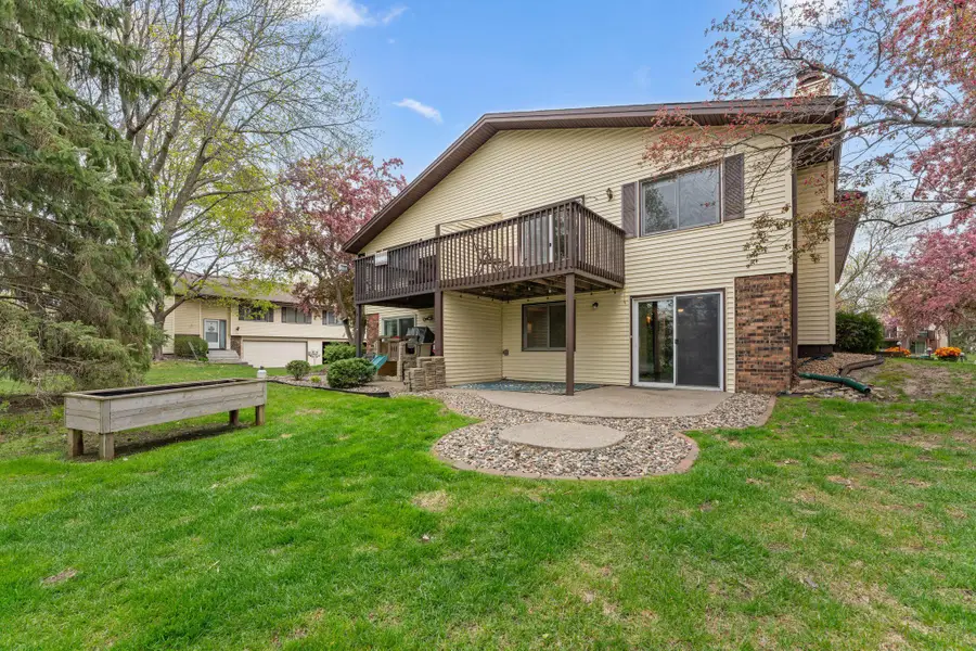 907 Heritage Court W, Vadnais Heights, MN 55127 - #2