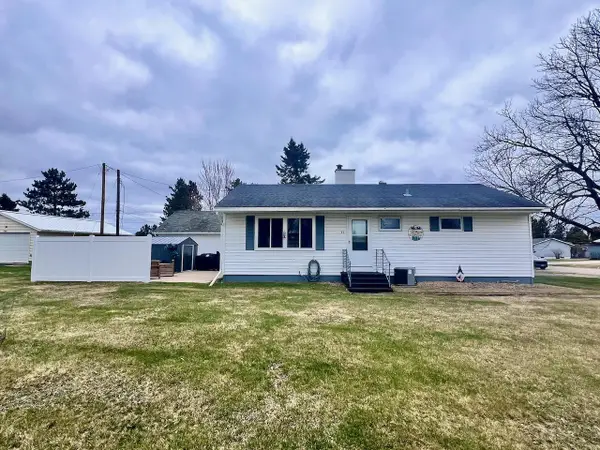 32 Dogwood Blvd, Babbitt, MN 55706