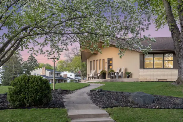 7401 W Shore Drive, Edina, MN 55435