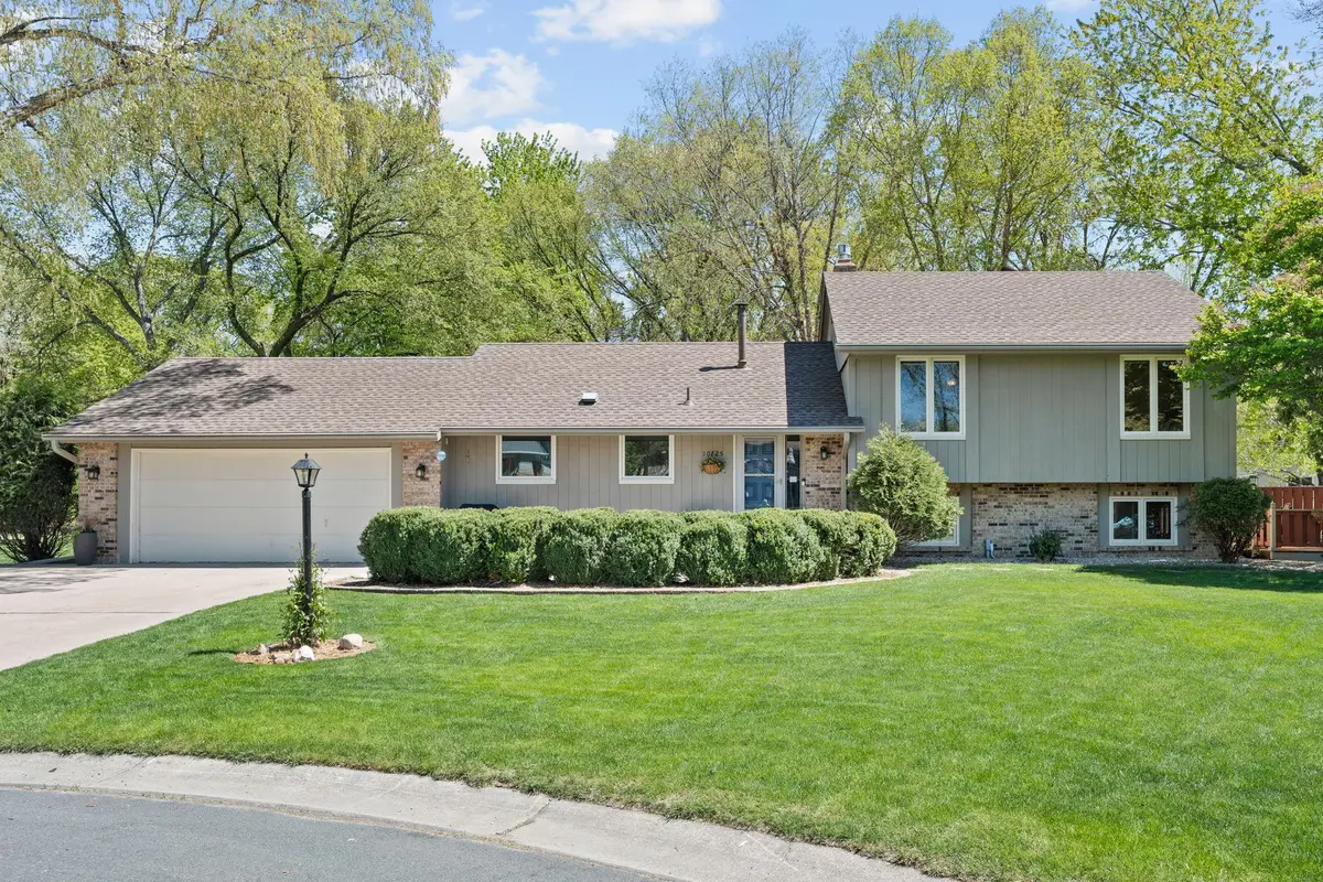 10725 Woodwatch Circle, Eden Prairie, MN 55347 - #1