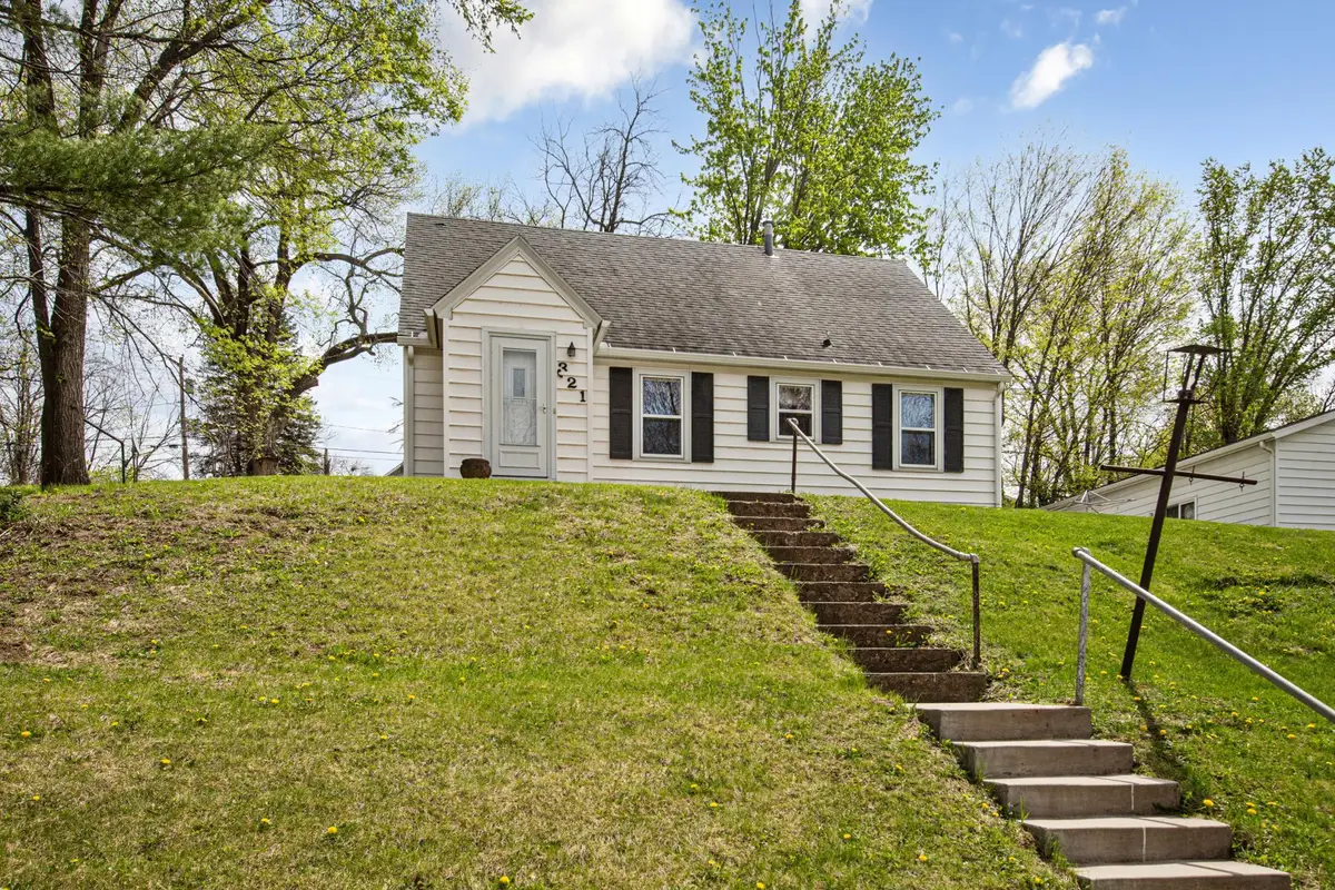 321 S 3rd Street, Le Sueur, MN 56058 - #1