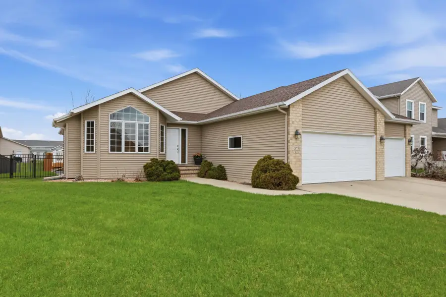 4875 43rd Street S, Fargo, ND 58104 - #2