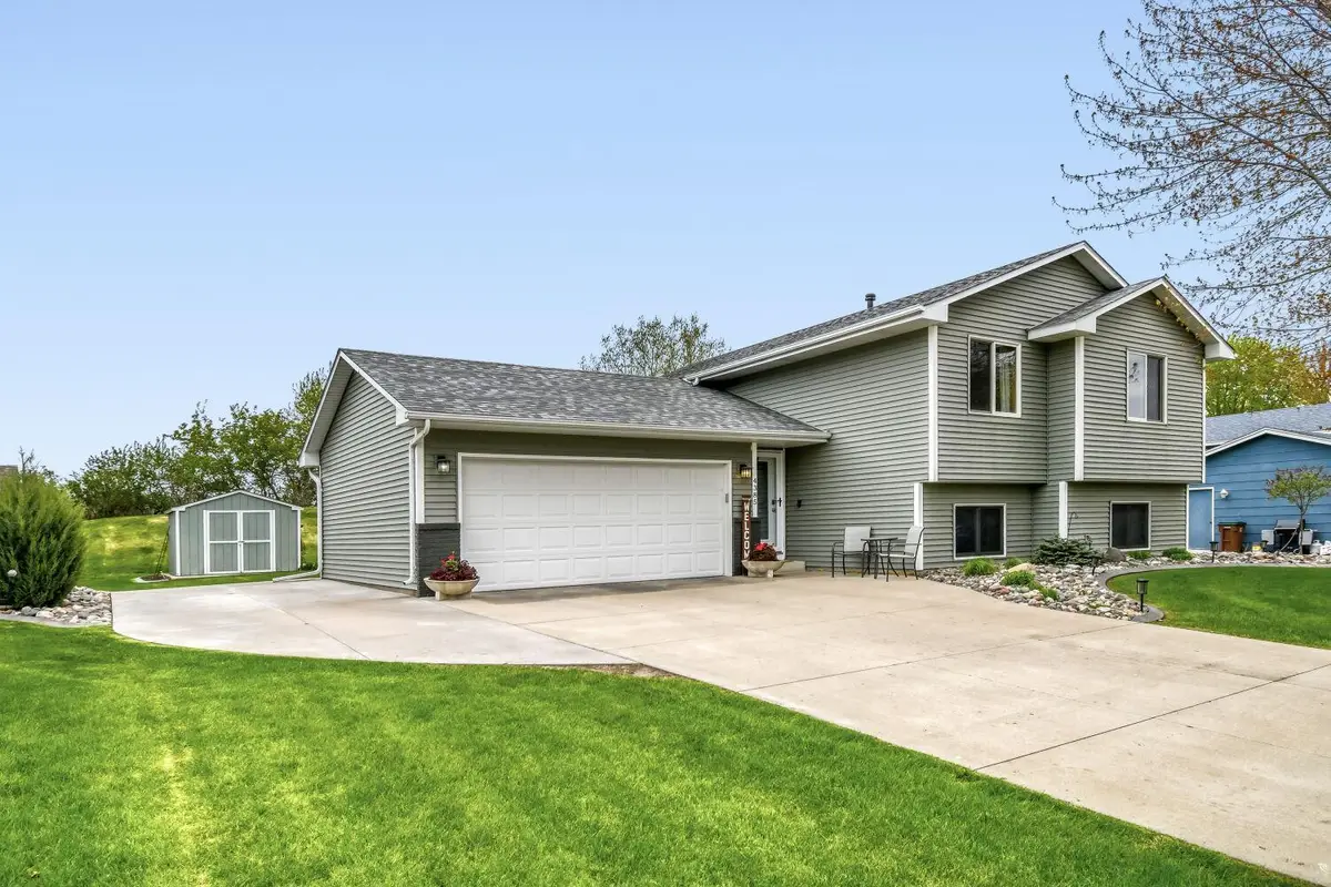 4385 Hamlet Avenue N, Oakdale, MN 55128 - #1