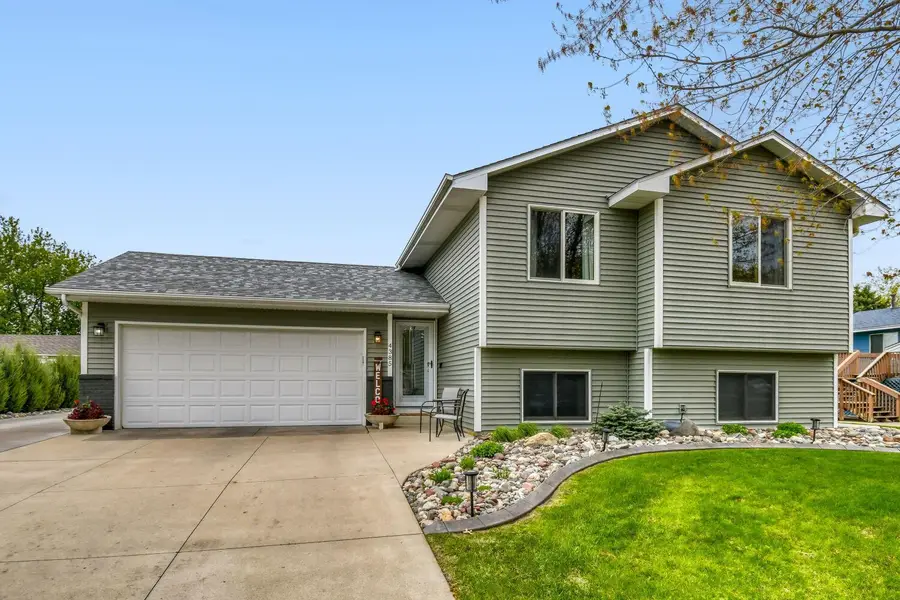4385 Hamlet Avenue N, Oakdale, MN 55128 - #2