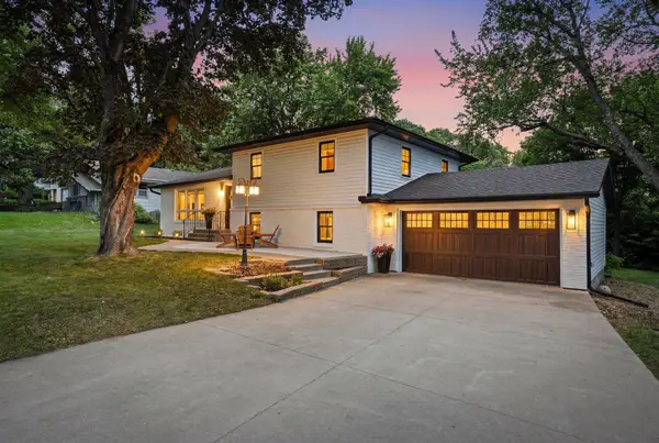 6525 Maple Drive, Waconia, MN 55387