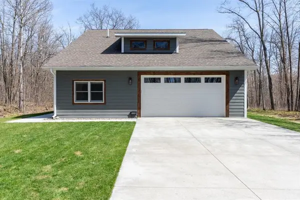 10761 Waters Edge Drive Nw, Walker, MN 56484
