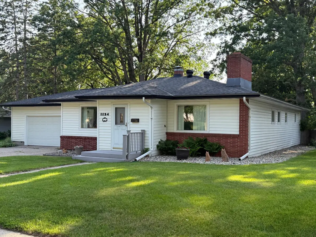 1124 Phinney Avenue, Detroit Lakes, MN 56501 - #1