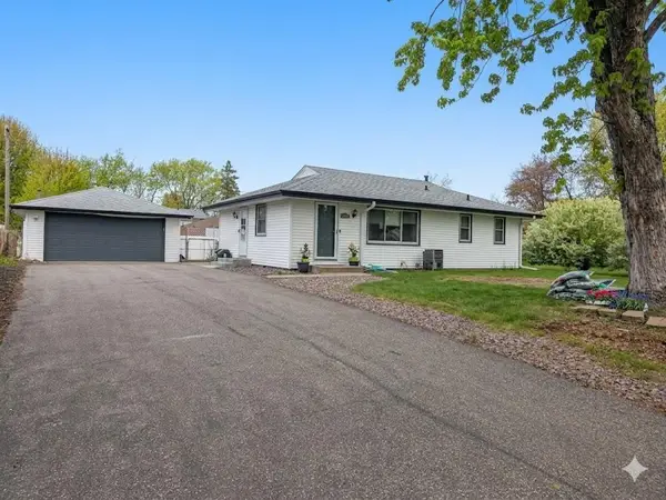 10572 7th Street Ne, Blaine, MN 55434