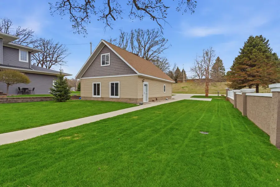 223 Lake Avenue S, Spicer, MN 56288 - #3