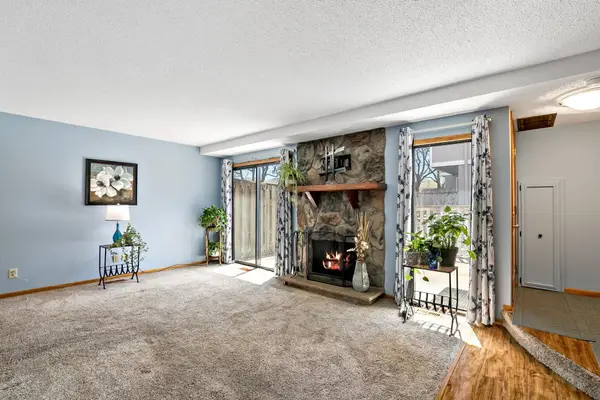 1224 Landmark Trail S, Hopkins, MN 55343