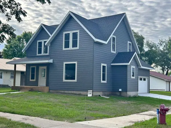712 Pine Street, Dawson, MN 56232