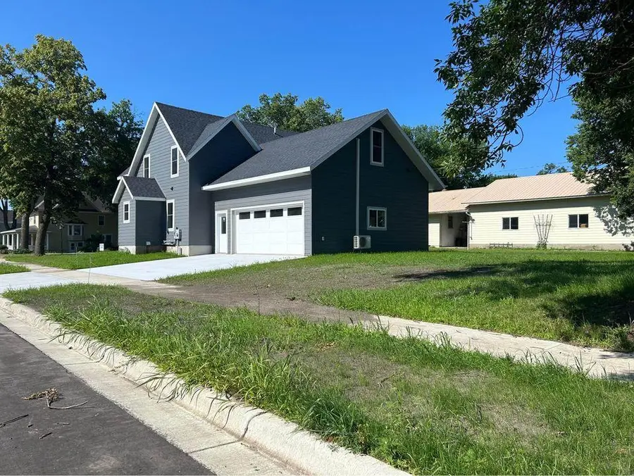 712 Pine Street, Dawson, MN 56232 - #2