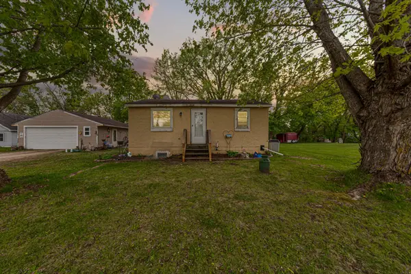19624 Roberds Lake Boulevard, Faribault, MN 55021