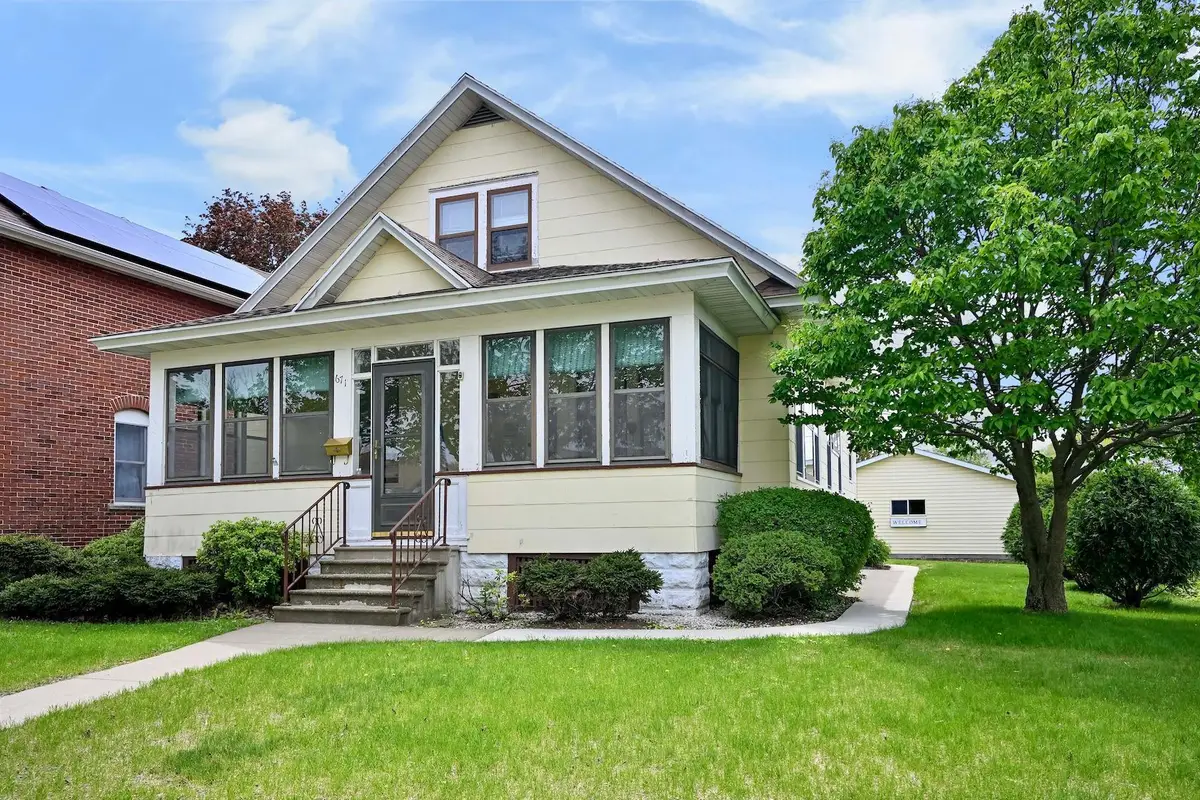 671 E King Street, Winona, MN 55987 - #1