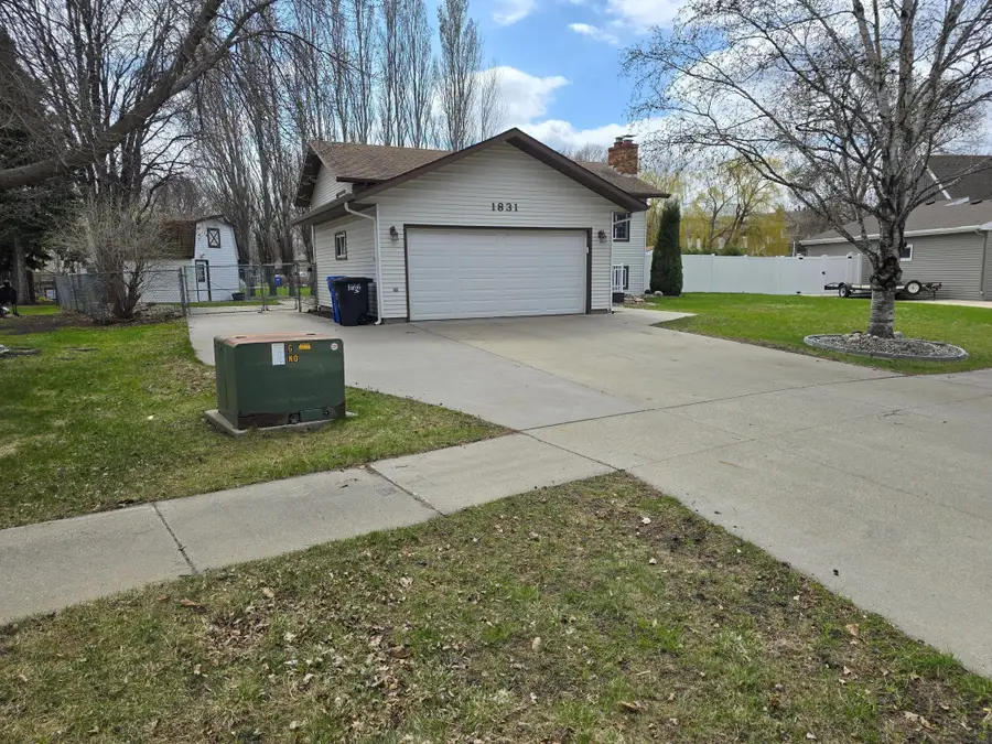 1831 Prairie Lane S, Fargo, ND 58103 - #2