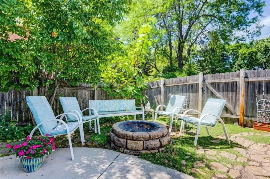 4390 Ithaca Lane N, Plymouth, MN 55446 - #3