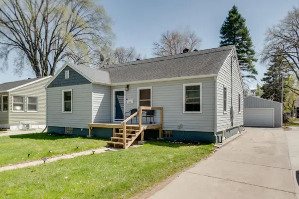 1630 6th Avenue S, Fargo, ND 58103