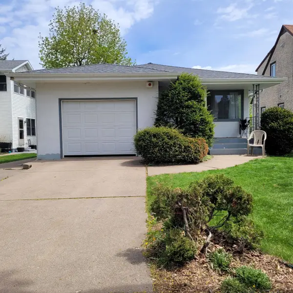 704 16th Avenue N, South Saint Paul, MN 55075