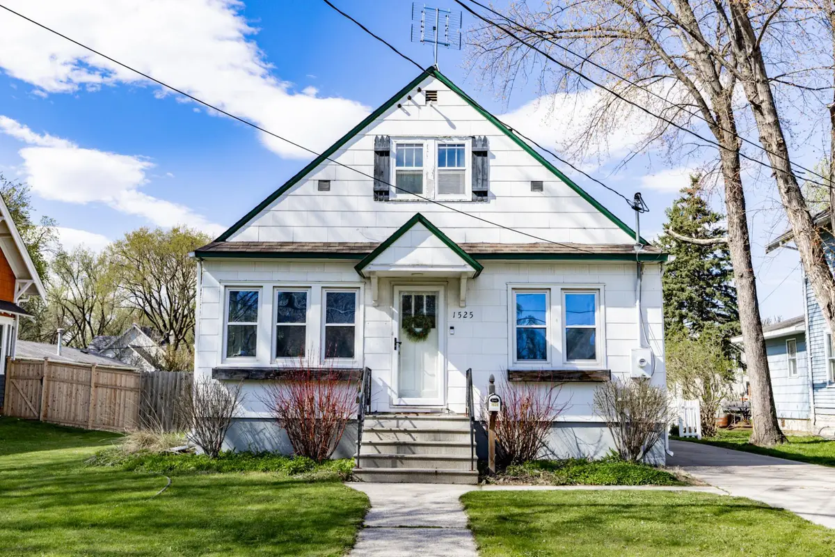1525 4th Avenue S, Fargo, ND 58103 - #1