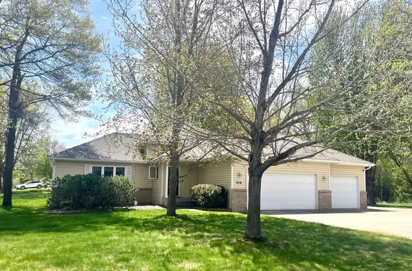 904 Sunwood Park Drive, Waite Park, MN 56387