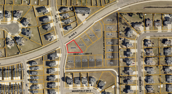 4889 Decorah Way S, Fargo, ND 58047