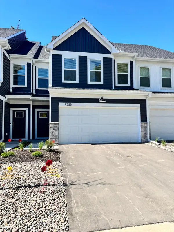 9228 Larimar Trail, Eden Prairie, MN 55347