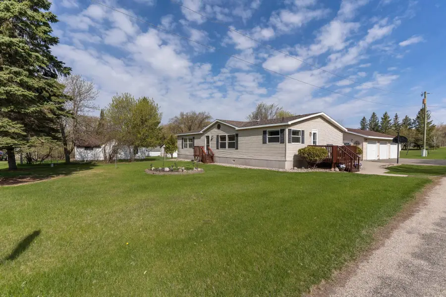 211 E Central Avenue, Clitherall, MN 56524 - #3