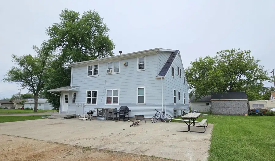 104 5th Avenue S, Wahpeton, ND 58075 - #3